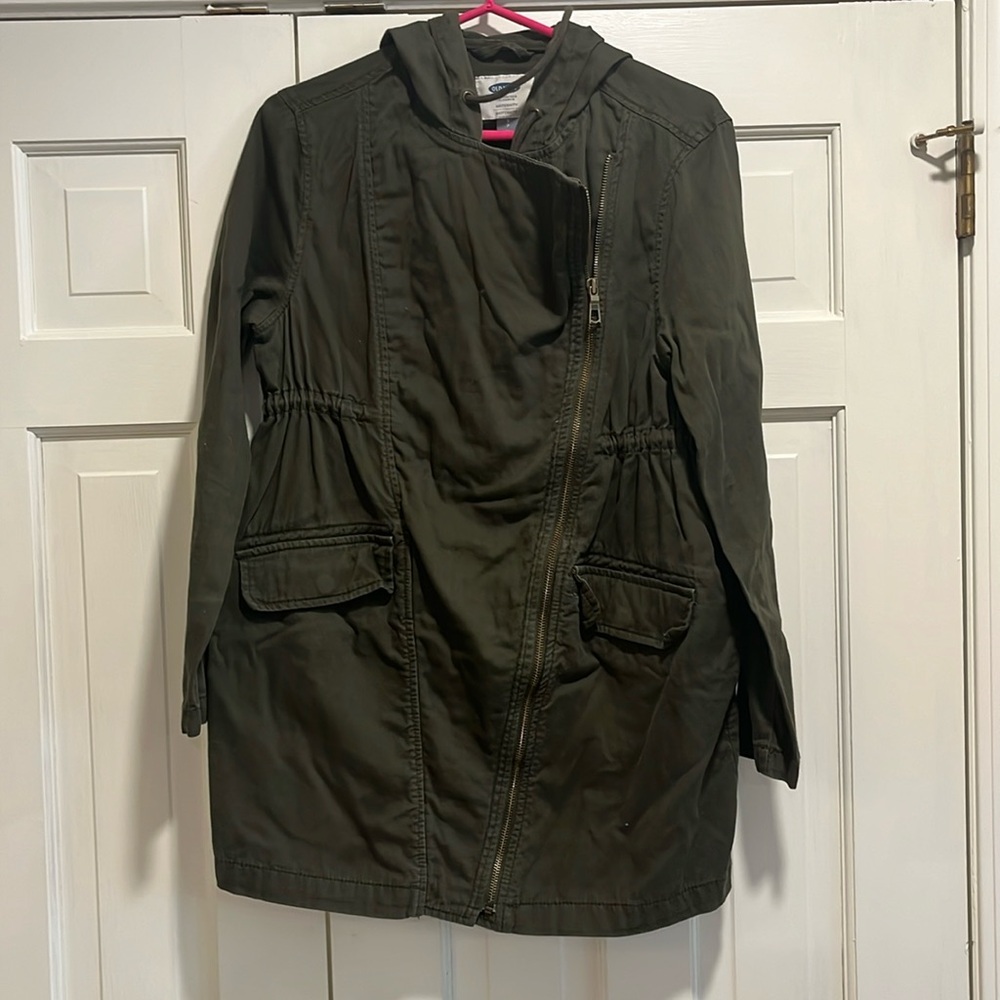 Old navy maternity jacket army green zip up with hood. Size maternity S